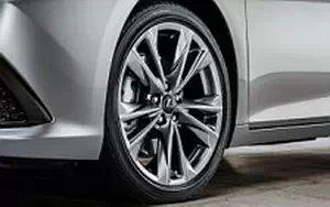   Lexus ES 300h F SPORT - 2018