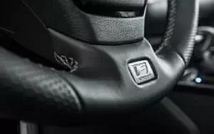   Lexus ES 300h F SPORT - 2018