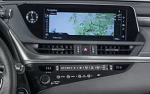   Lexus ES 300h F SPORT - 2018