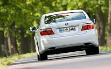   Lexus LS600h - 2007