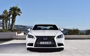   Lexus LS600h F Sport - 2012