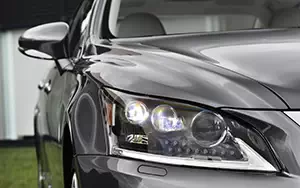   Lexus LS600h - 2012