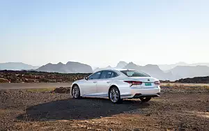   Lexus LS 500h AWD (Sonic White) - 2017