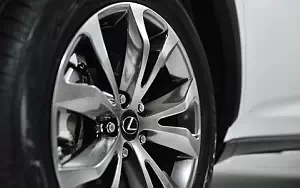   Lexus NX 300h F-Sport - 2014