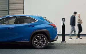   Lexus UX 300e - 2020