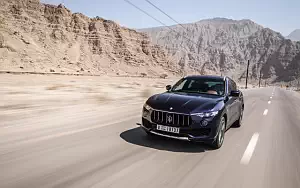Обои автомобили Maserati Levante S Q4 GranLusso - 2017