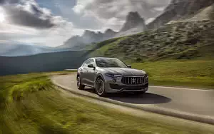 Обои автомобили Maserati Levante S Q4 GranLusso - 2017