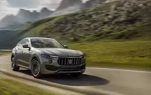 Обои автомобили Maserati Levante S Q4 GranLusso - 2017