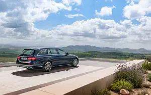   Mercedes-Benz E 200 d Estate Exclusive Line - 2016