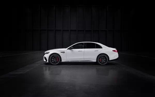   Mercedes-AMG E 53 HYBRID 4MATIC+ - 2024