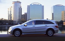   Mercedes-Benz R-class - 2005