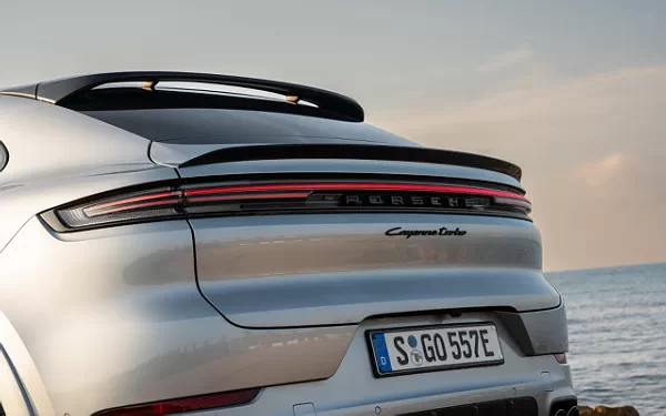   Porsche Cayenne Turbo E-Hybrid Coupe - 2023