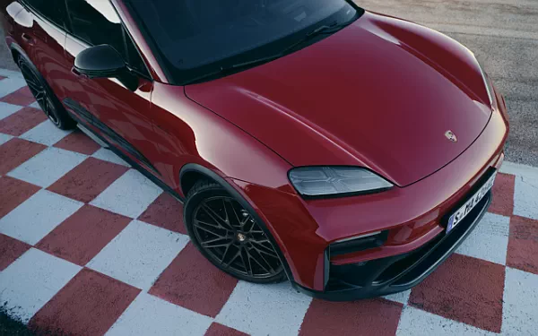 ���� ���������� Porsche Macan GTS - 2025