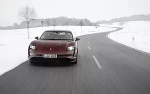 Обои автомобили Porsche Taycan (Cherry Metallic) - 2021
