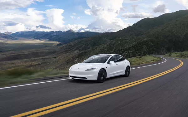 ���� ���������� Tesla Model 3 Standard - 2025