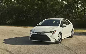   Toyota Corolla LE Hybrid Sedan US-spec - 2019