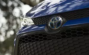   Toyota Corolla LE Hybrid Sedan US-spec - 2019