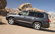 Обои автомобили Toyota Land Cruiser 200 US-spec - 2013