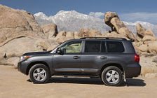 Обои автомобили Toyota Land Cruiser 200 US-spec - 2013