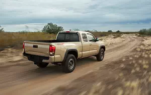 Обои автомобили Toyota Tacoma TRD Off-Road Access Cab - 2015
