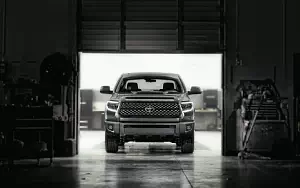  Toyota Tundra TRD Sport CrewMax Cab - 2017