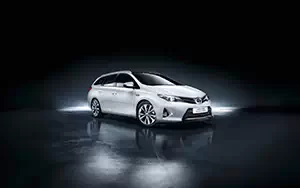 Обои автомобили Toyota Auris Touring Sports Hybrid - 2013