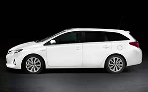   Toyota Auris Touring Sports Hybrid - 2013