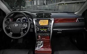   Toyota Camry - 2011