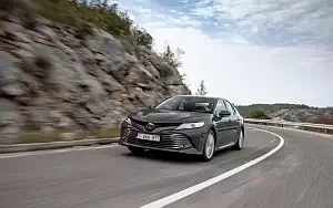 Обои автомобили Toyota Camry Hybrid - 2019