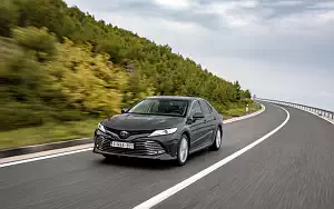 Обои автомобили Toyota Camry Hybrid - 2019
