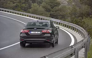 Обои автомобили Toyota Camry Hybrid - 2019
