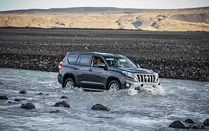   Toyota Land Cruiser Prado - 2015