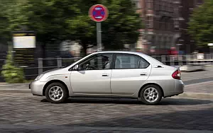 Обои автомобили Toyota Prius First Generation