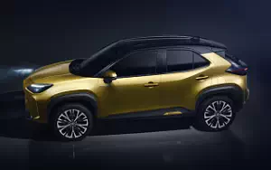 Обои автомобили Toyota Yaris Cross Hybrid - 2020