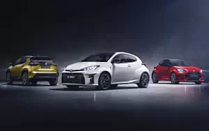 Обои автомобили Toyota Yaris Cross Hybrid - 2020