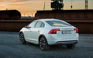 ���� ���������� Volvo S60 D4 Cross Country - 2016