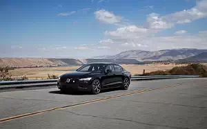 ���� ���������� Volvo S60 Polestar Engineered - 2018