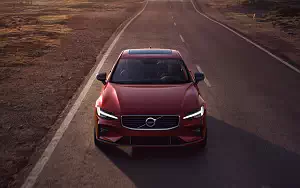 ���� ���������� Volvo S60 T6 AWD R-Design - 2018