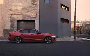 ���� ���������� Volvo S60 T6 AWD R-Design - 2018