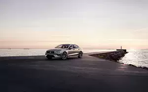 ���� ���������� Volvo S60 T6 Momentum - 2018