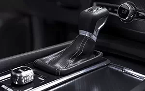 ���� ���������� Volvo XC90 R-Design - 2015