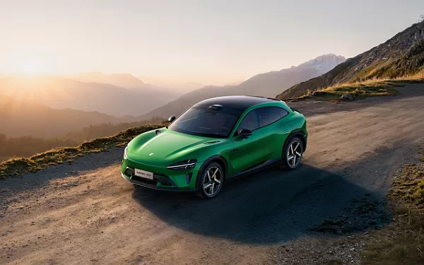 ���� ���������� Xiaomi YU7 - 2025